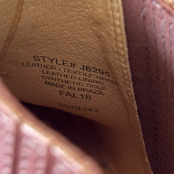 Madewell Flat Chelsea Boots in Leather J8295 - Picture 16 of 16